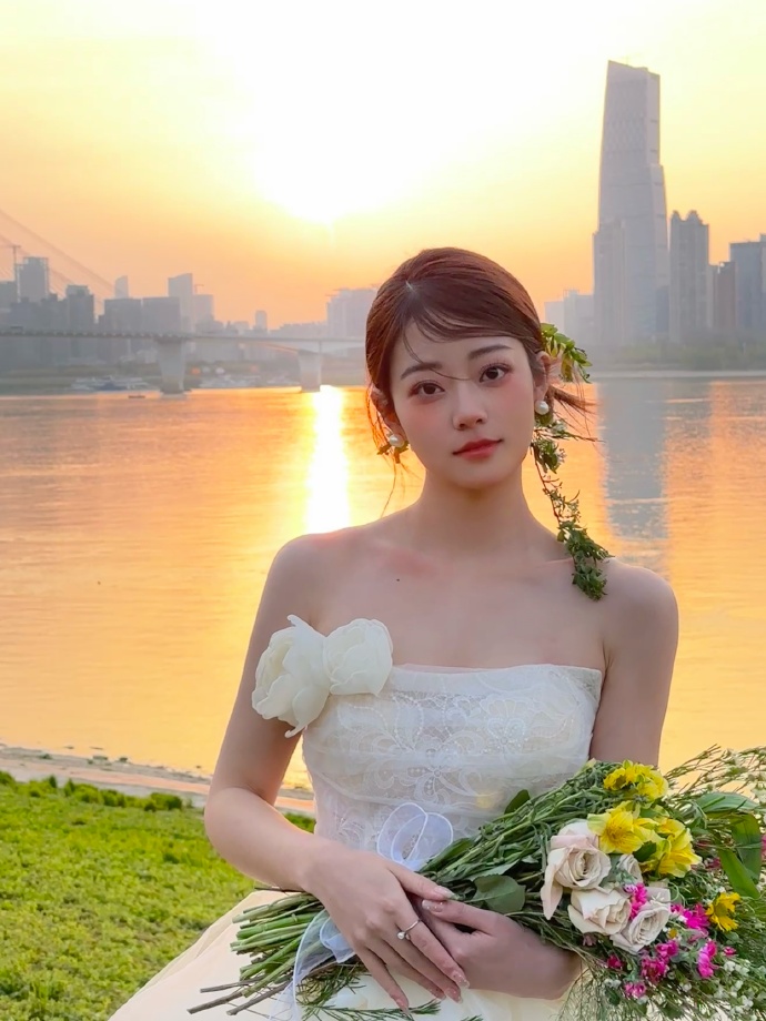 热播色调下的都市